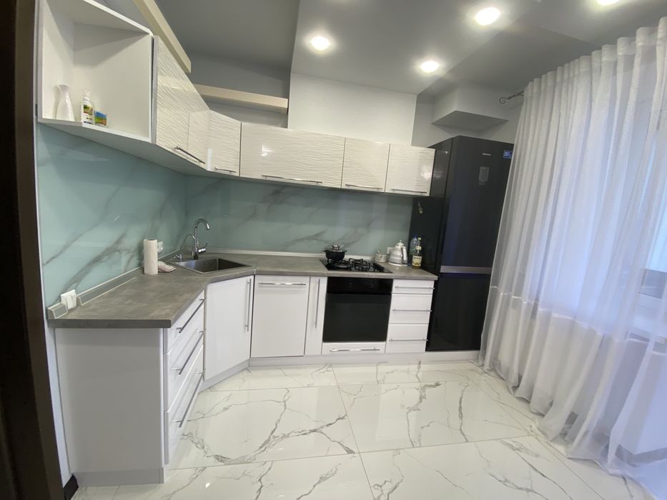 Продажа 2- уровненной стильной 4 комнатной квартиры