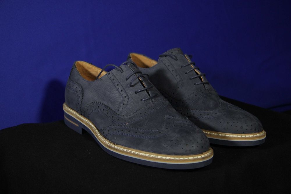 Sapato azul em pele - Novo