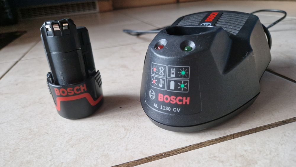 Ładowarka Bosh AL1130 CV z baterią