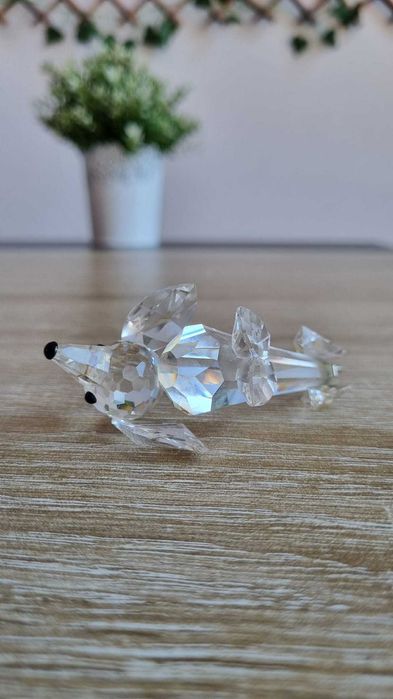 Figura em cristal- Cão decorativo facetado . Marca Preciosa