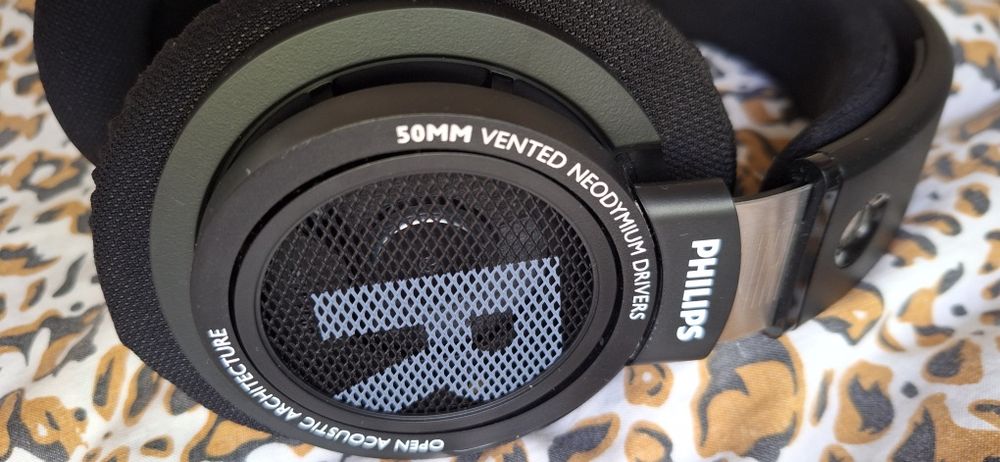 Навушники Philips SHP9500