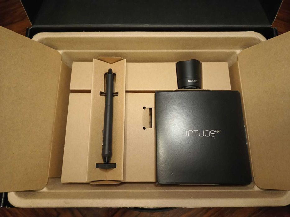 Tablet graficzny Wacom Intuos Pro S PTH-451