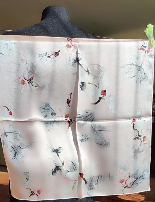 Jedwabna chusteczka "Magnolie"