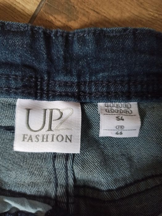 Krótkie spodnie męskie L nowe