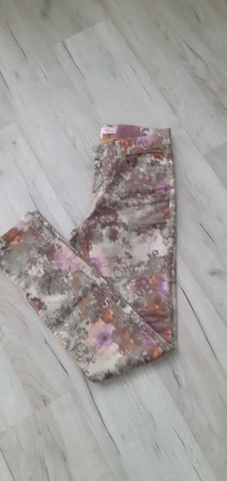 Spodnie damskie roz 38 firmy La Ligna