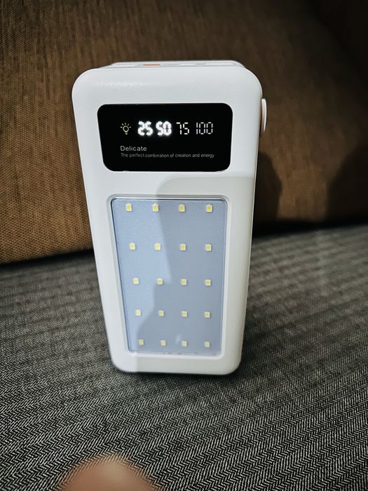 PowerBank 60000Mah + яркий фонарик и кабеля