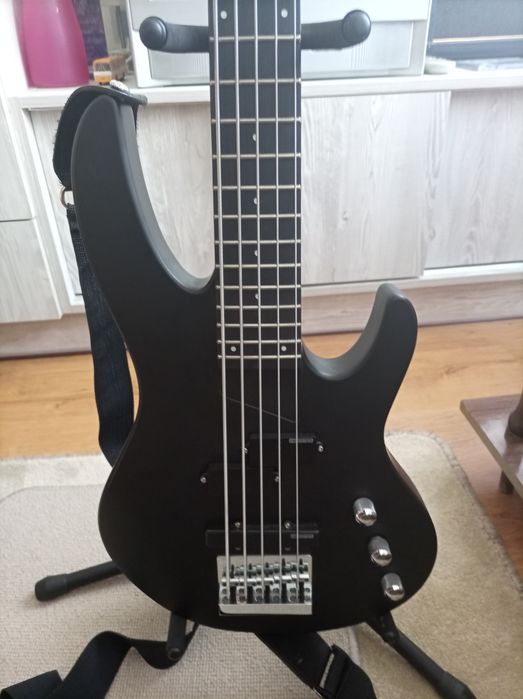 Gitara basowa ESP