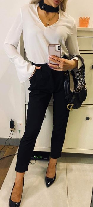 Biała bluzka z obrożą M i L