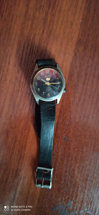 Продам часы наручние