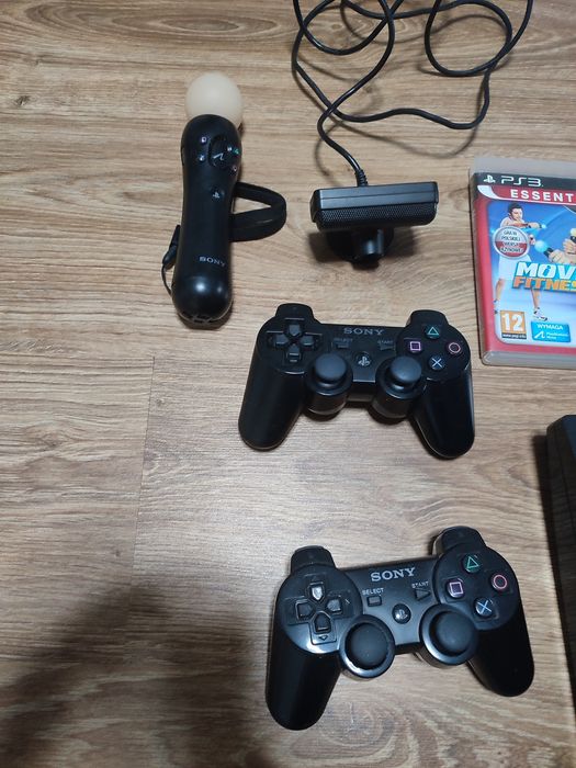 Konsola PS 3 + gier 5tysiecy z padami i kamera