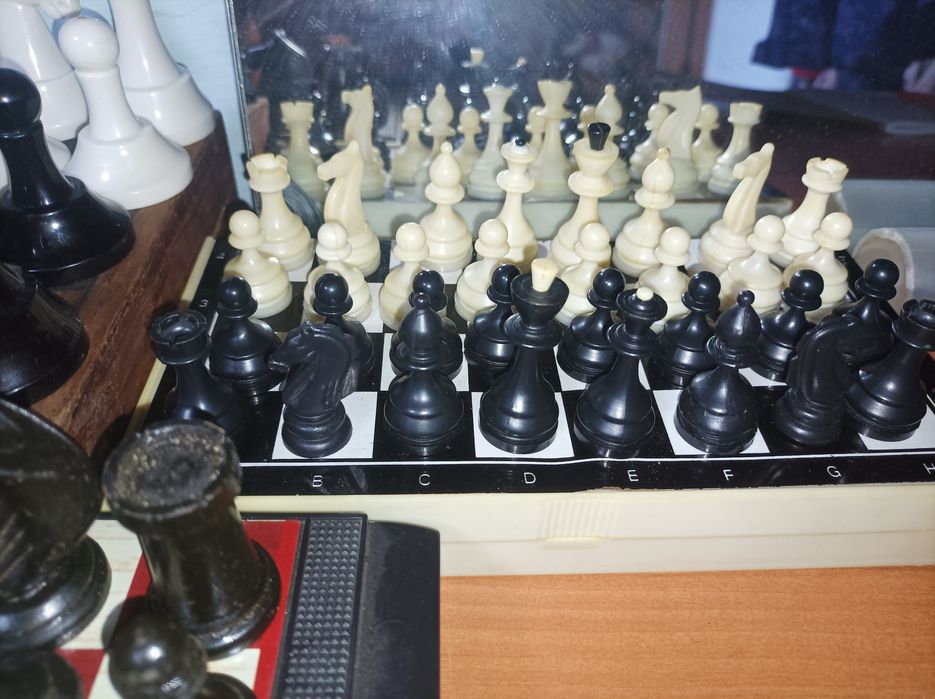 Шахмати шашки  СССР деревяні пластмасові