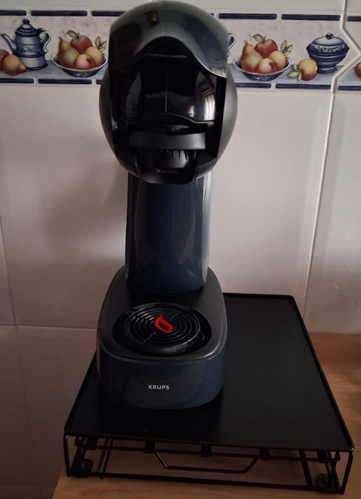 Maquina de café Krups Dolce Gusto Infinissima e base suporte para cápsulas