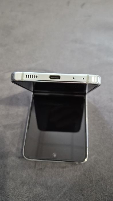 Samsung Galaxy ZFlip5 512GB idealnym na gwarancji