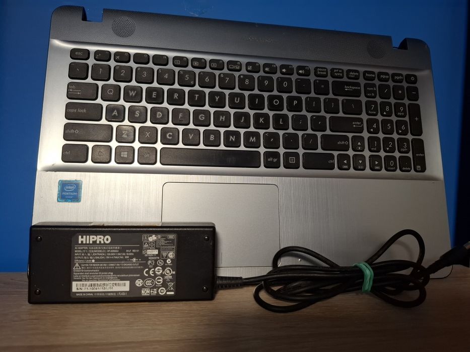 Laptop Asus R541N z ładowarką bez matrycy