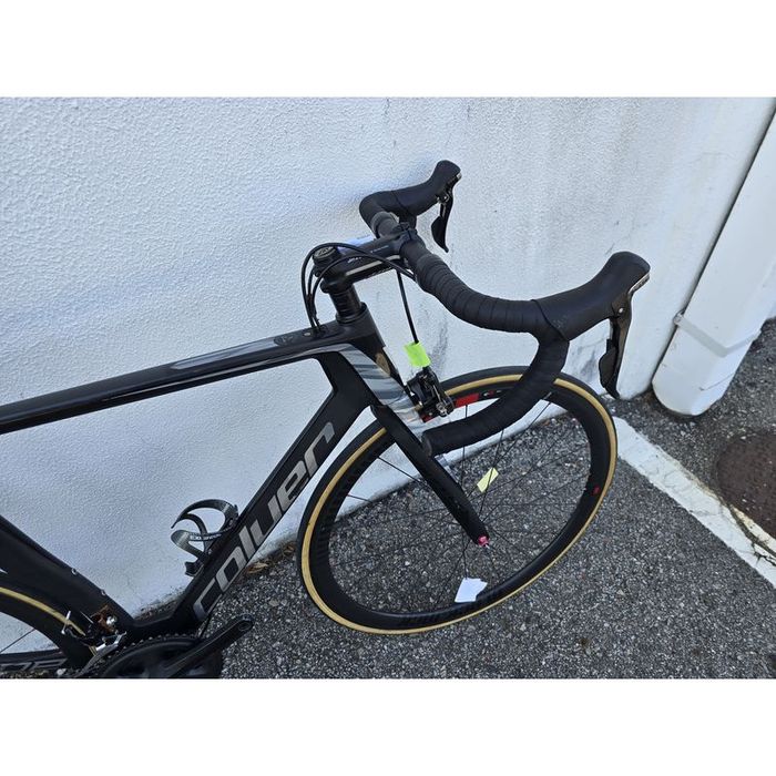 Bicicleta carbono com rodas carbono m