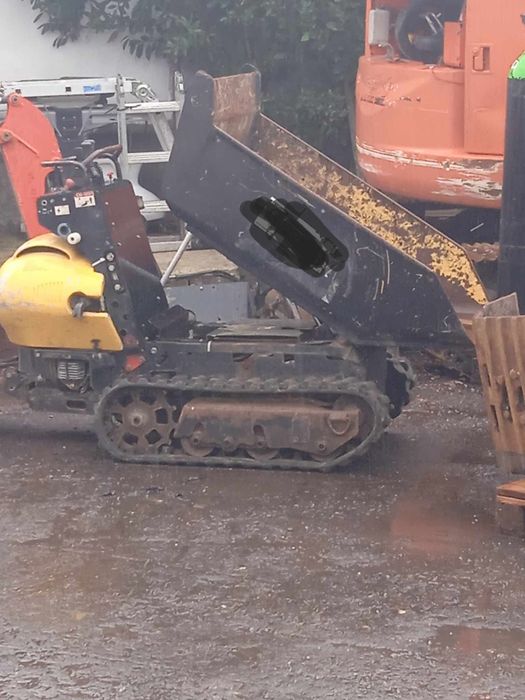 Aluguer de camião grua, carrinha basculante e mini giratória