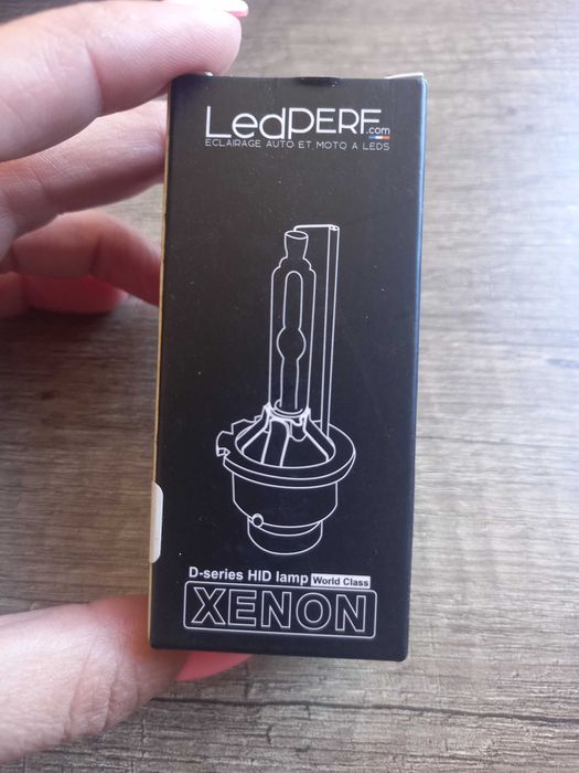 Lampada xenon nova na caixa