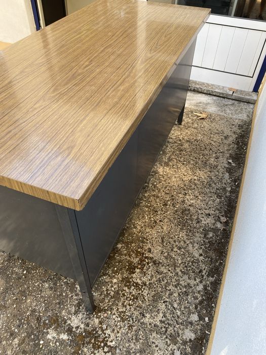 Secretaria com gavetas