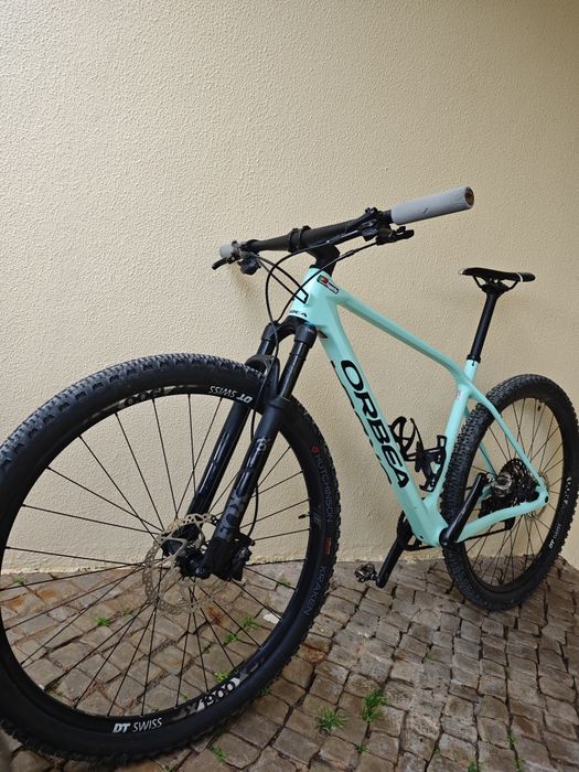 Orbea Alma carbon (L) m20  29” – Shimano Deore XT 12v | FOX 32 | DT Sw