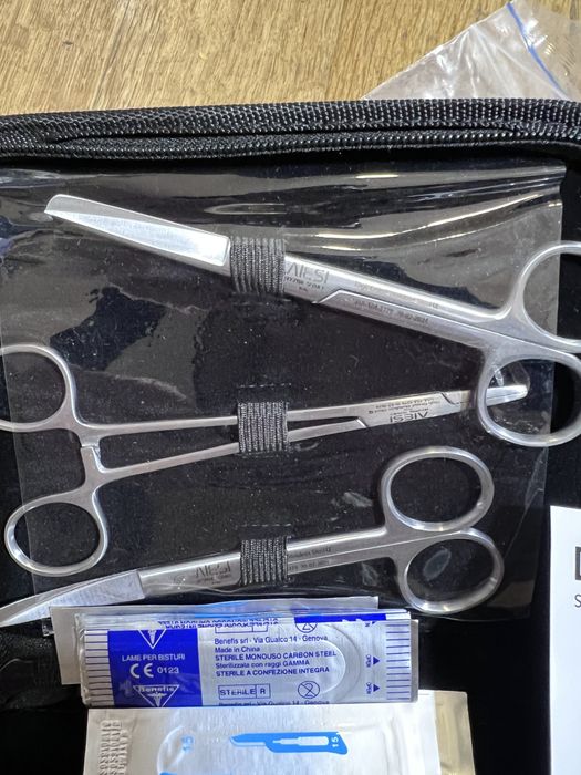 Kit de Dissecação Profissional AIESI (9 peças) - Novo