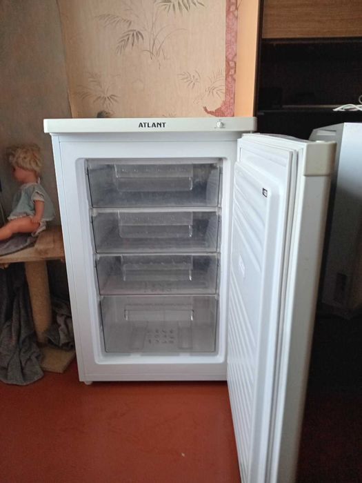 Продаю морозильную камеру ATLANT M-7401-100