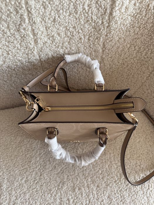Сумка Coach Coach Maggie Small Tote Bag In Blocked Signature Canvas