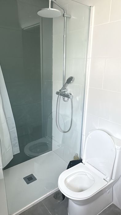 Quartos para alugar solteiro ou casal