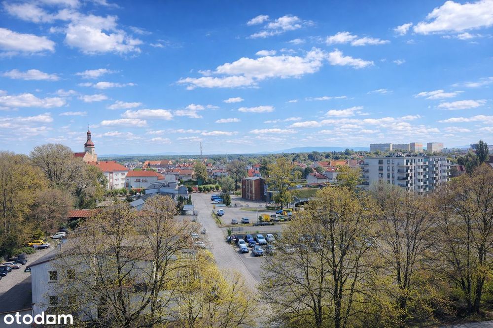 3 pokoje 8 piętro 60m2 przy RYNKU! Atrakcyjna lokalizacja os 700-lecia