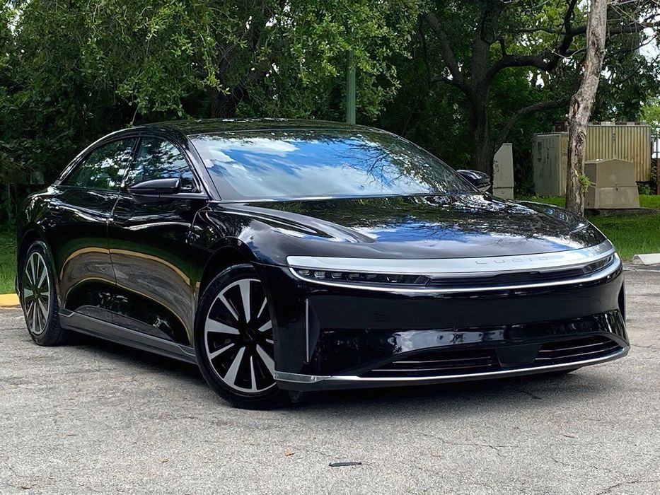 Lucid Air Touring      2024