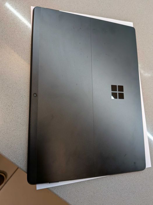 Microsoft Surface Pro X LTE SQ1 8GB/128GB + klawiatura + Spigen