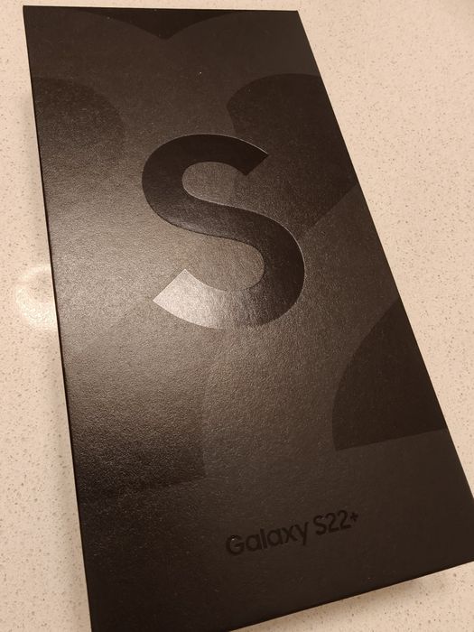 Samsung S22 + em bom estado, ecrã original, com capa de proteção.