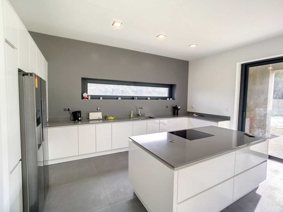 Moradia T5 contemporânea