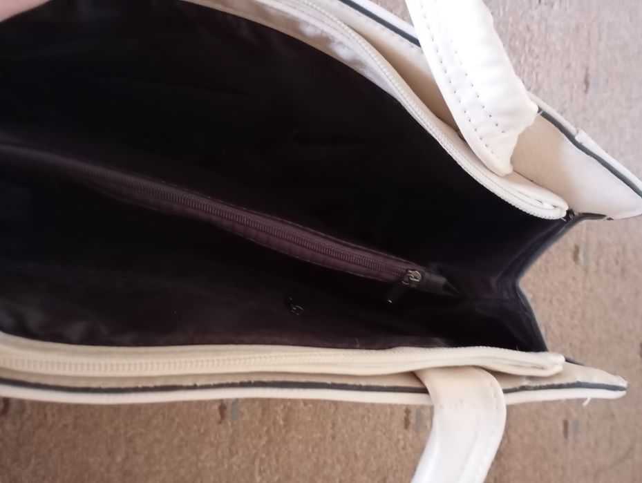 Сумка жіноча зручна