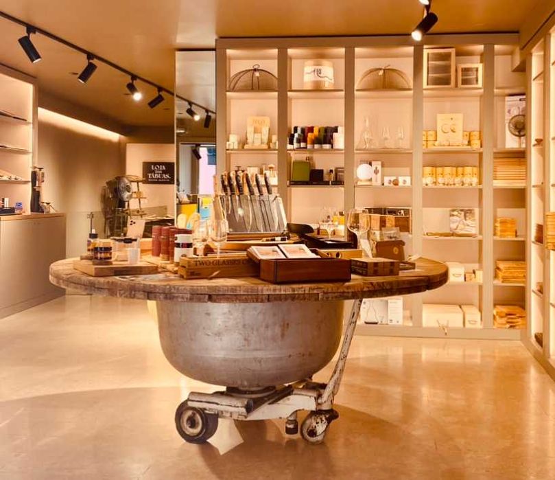 MESA GIRATÓRIA, para 10 pessoas, 185 cm de diâmetro