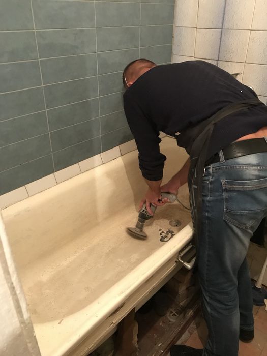 Реставрация ванн Киев ударопрочными материалами