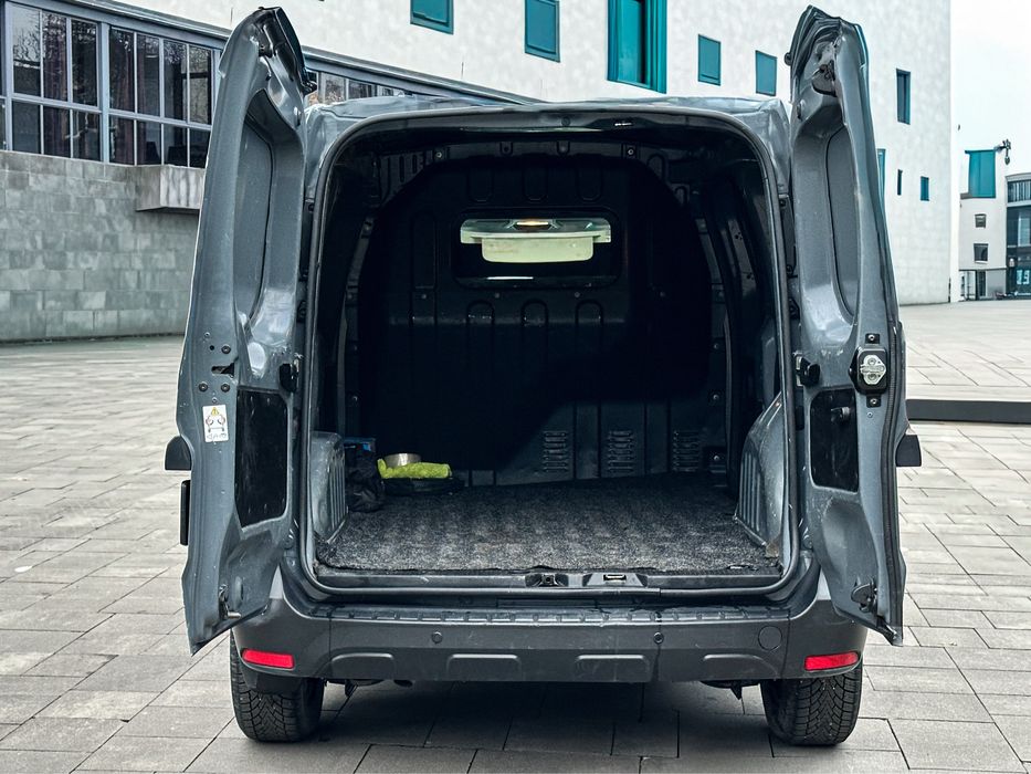 Автомобіль Reno express 2023