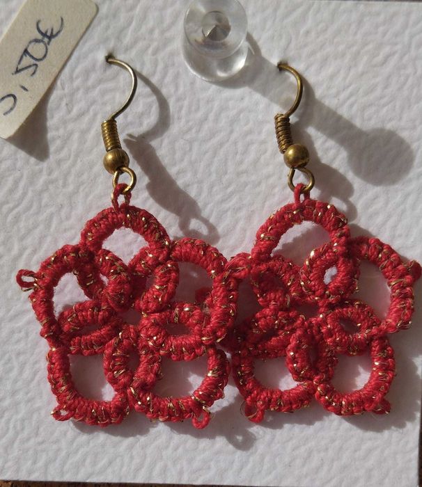 Brincos em frioleiras