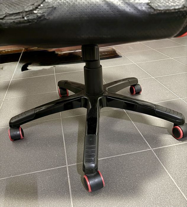 Fotel gamingowy Huzaro 6 Carbon - długotrwały komfort siedzenia