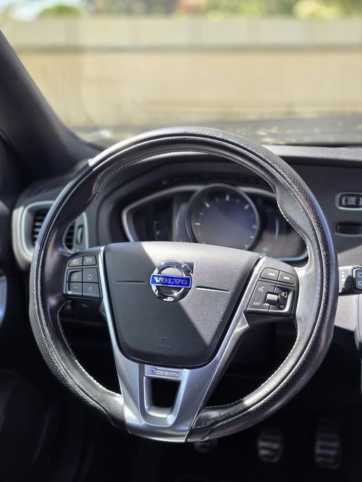 Vendo Volvo V40 R design 2015 D2