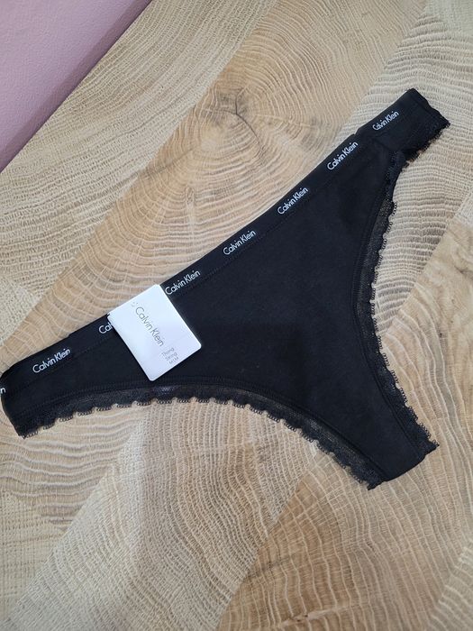 Nowe majtki stringi Calvin Klein M czarne bawełniane z koronką