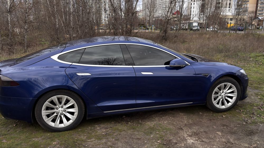 Tesla model S 2016