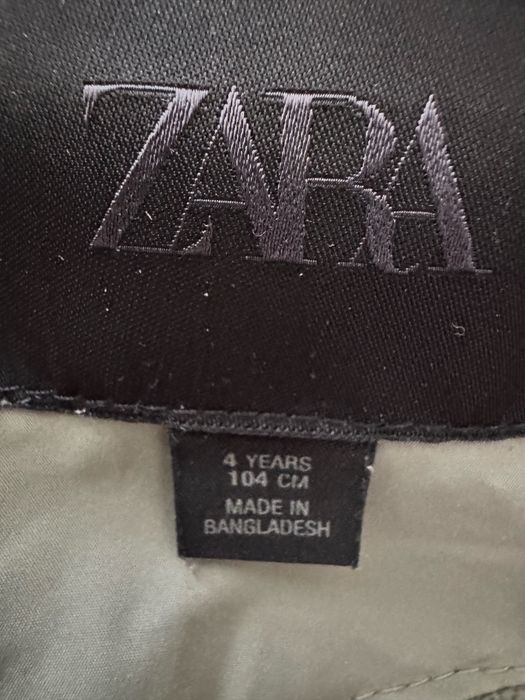 Куртка zara розмір 104 стан гарний