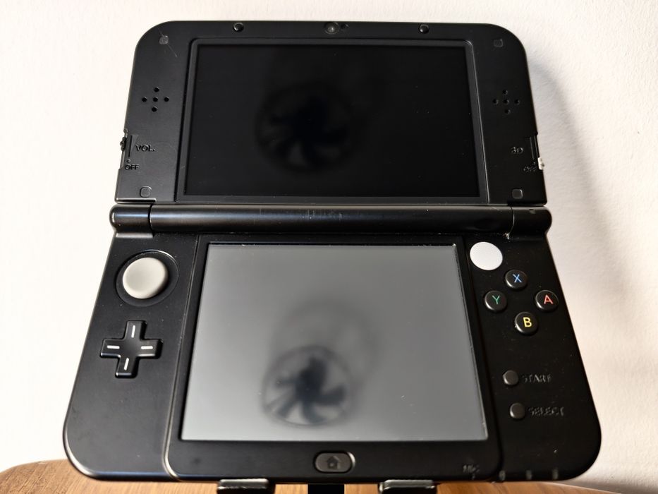 New 3DS XL - Edição Sun/Moon (IPS)