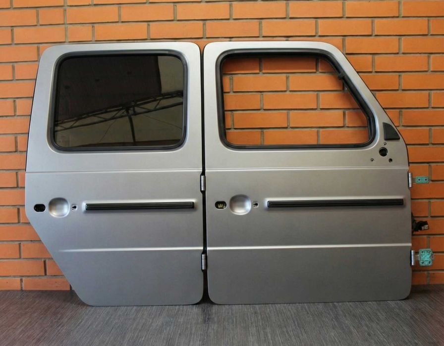 Двері Mercedes G W463 W464 передні або задні праві ліві разборка