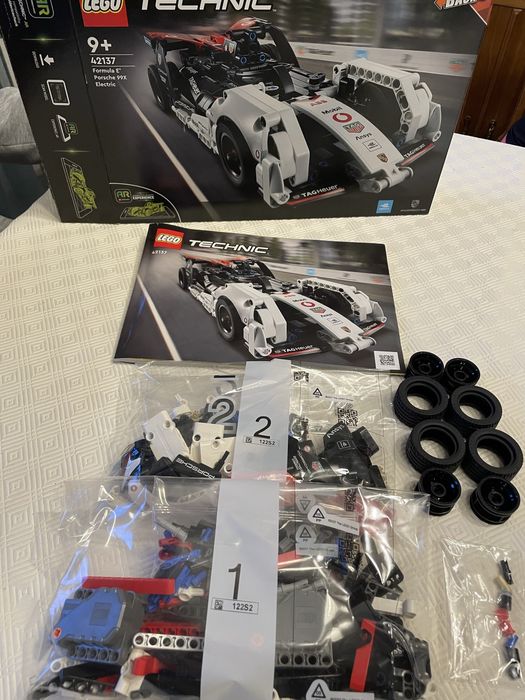 Lego Technic 42137
