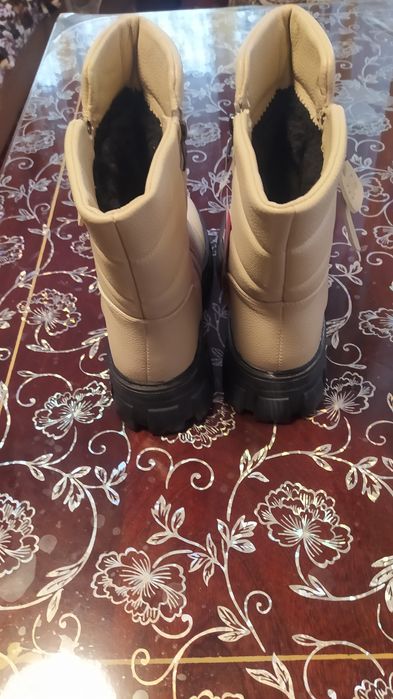 Продам жіночі чоботи
