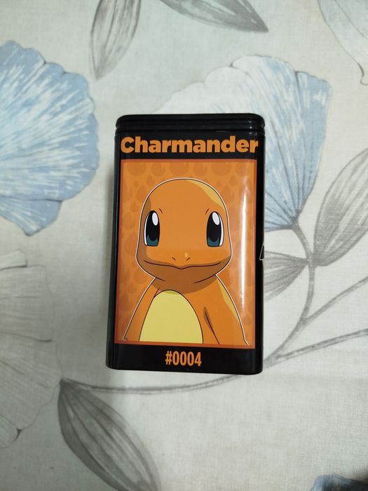 Porta lápis em lata + caneta Pokémon