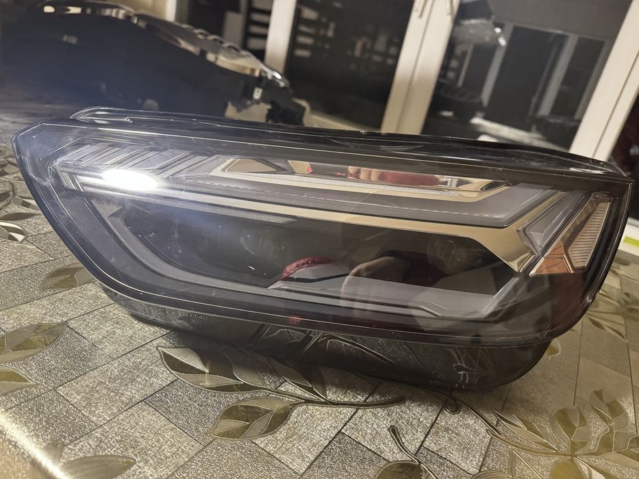 Фара ліва передня матрична Audi Q5 80A941035E