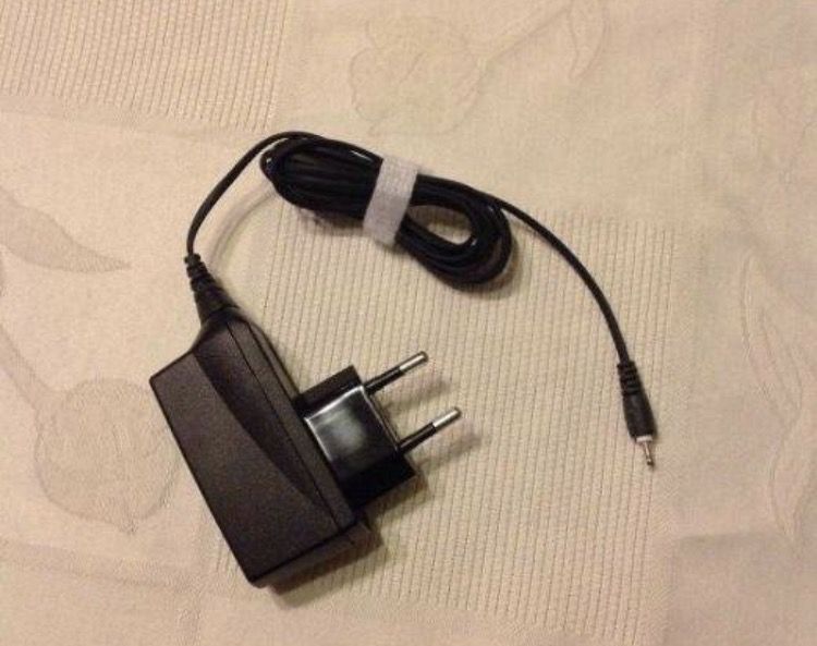 Nokia Chargers - AC-8E (Fine Tip)64740736240131122