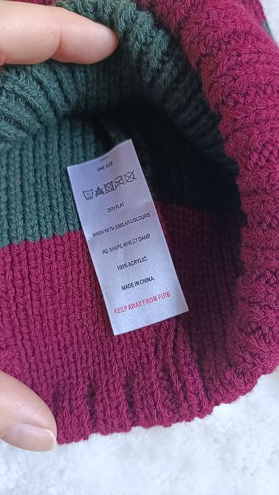 Zestaw 3 ciepłych czapek w paski z pomponem na zimę